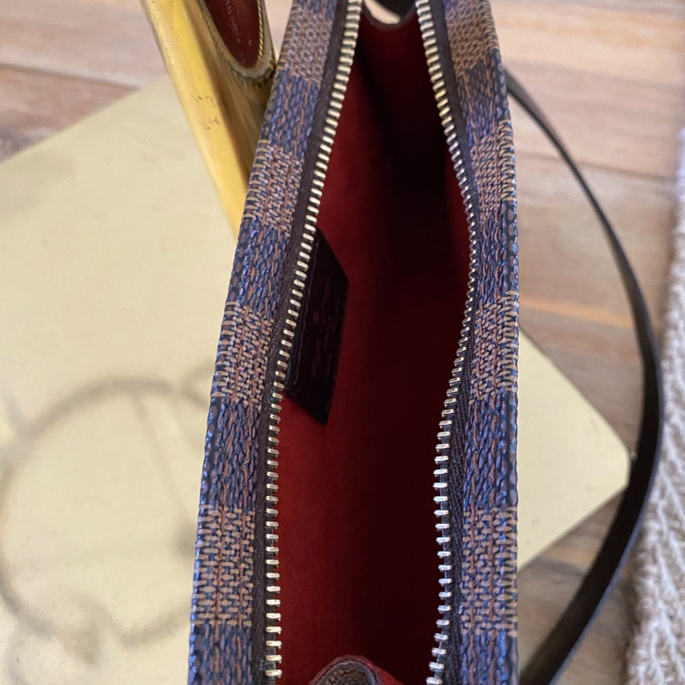 Louis Vuitton Damier Pouch - Picture 8 of 12